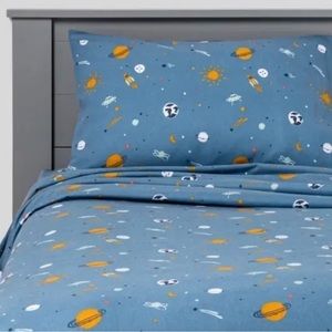 NWT Pillowfort Flannel Sheet Set, twin size